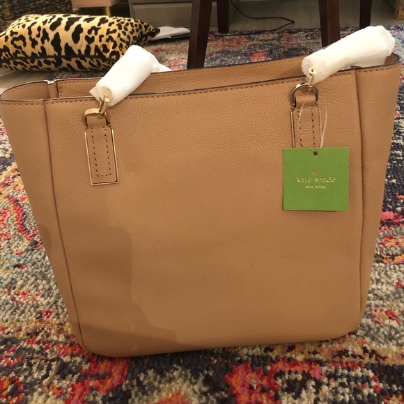 kate spade Handbags - Kate Spade Kingston Drive Vivian in Cashew!